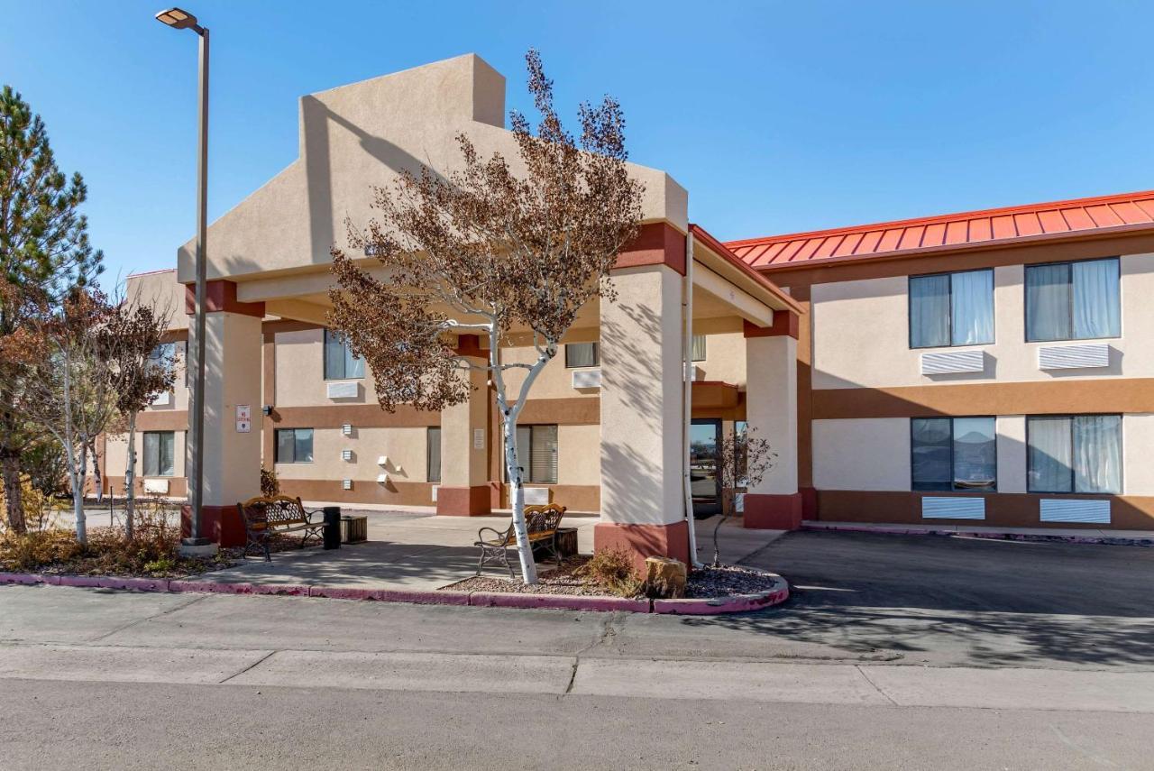Econo Lodge Pueblo Exterior foto
